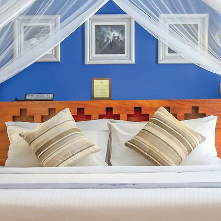 Colombo Court Hotel & Spa Екстериор снимка
