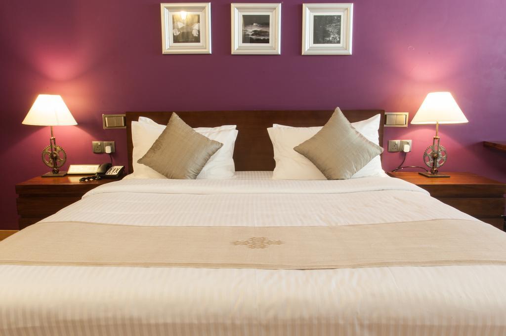 Colombo Court Hotel & Spa Екстериор снимка