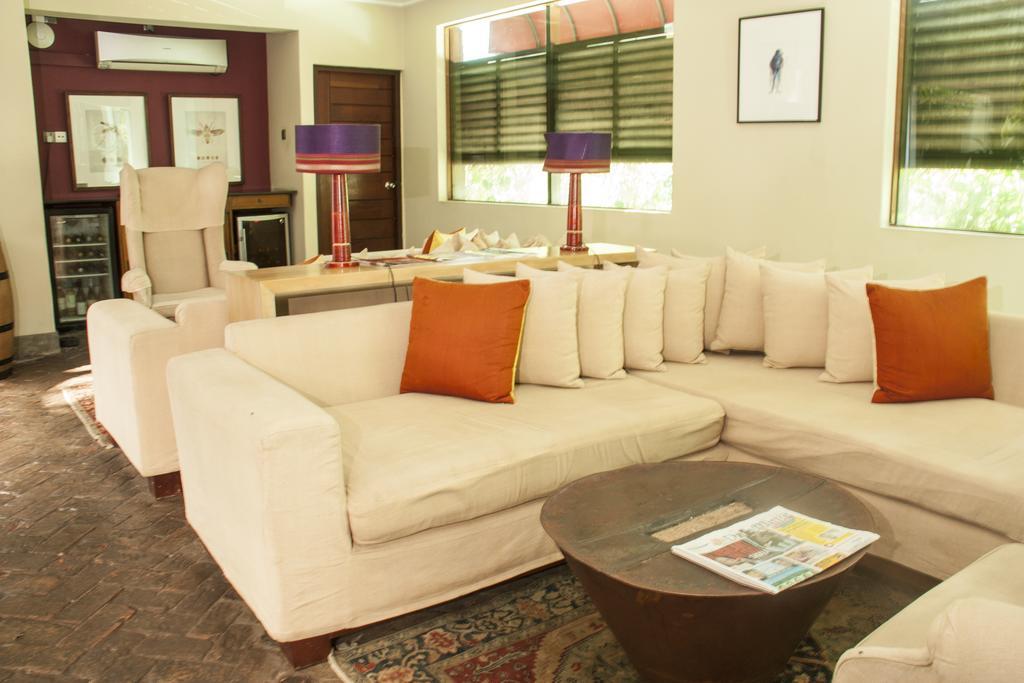 Colombo Court Hotel & Spa Екстериор снимка