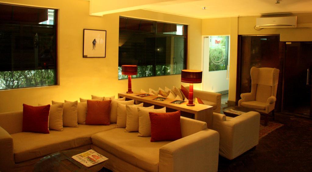 Colombo Court Hotel & Spa Екстериор снимка